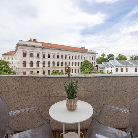 Luxy Central Spacious & Cozy Residence With Balcony Budapest Eksteriør billede