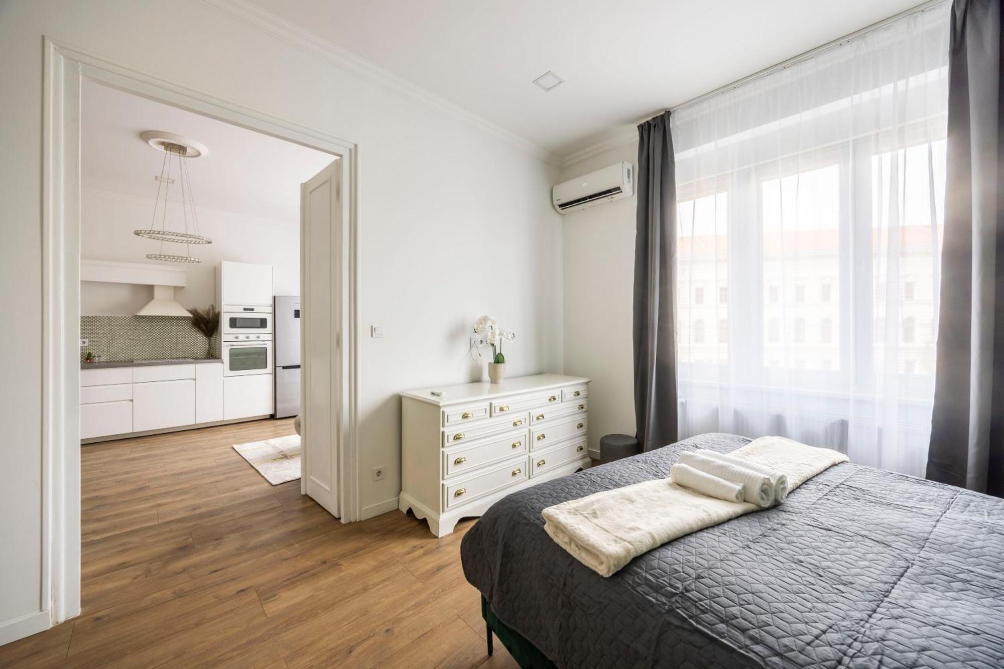 Luxy Central Spacious & Cozy Residence With Balcony Budapest Eksteriør billede