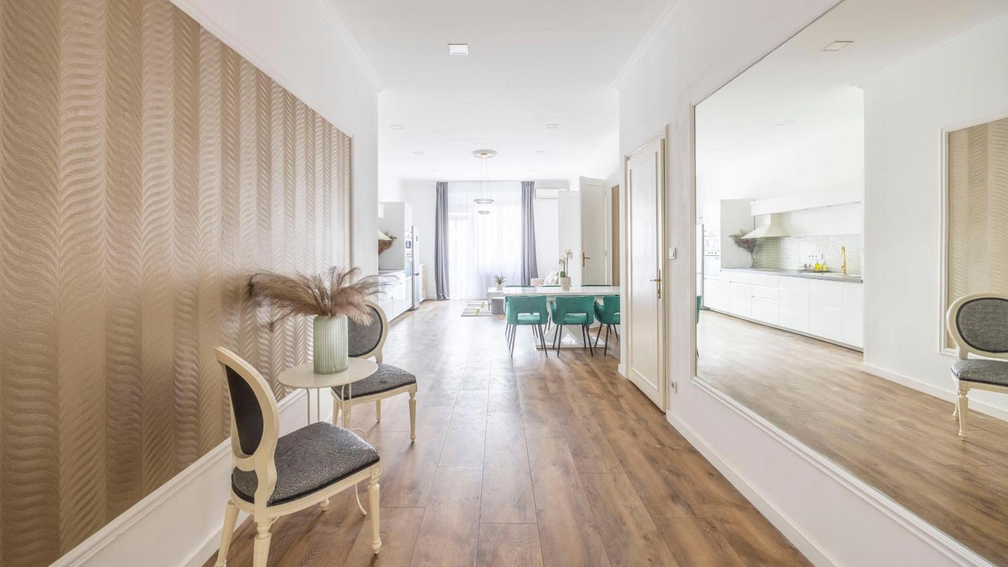 Luxy Central Spacious & Cozy Residence With Balcony Budapest Eksteriør billede