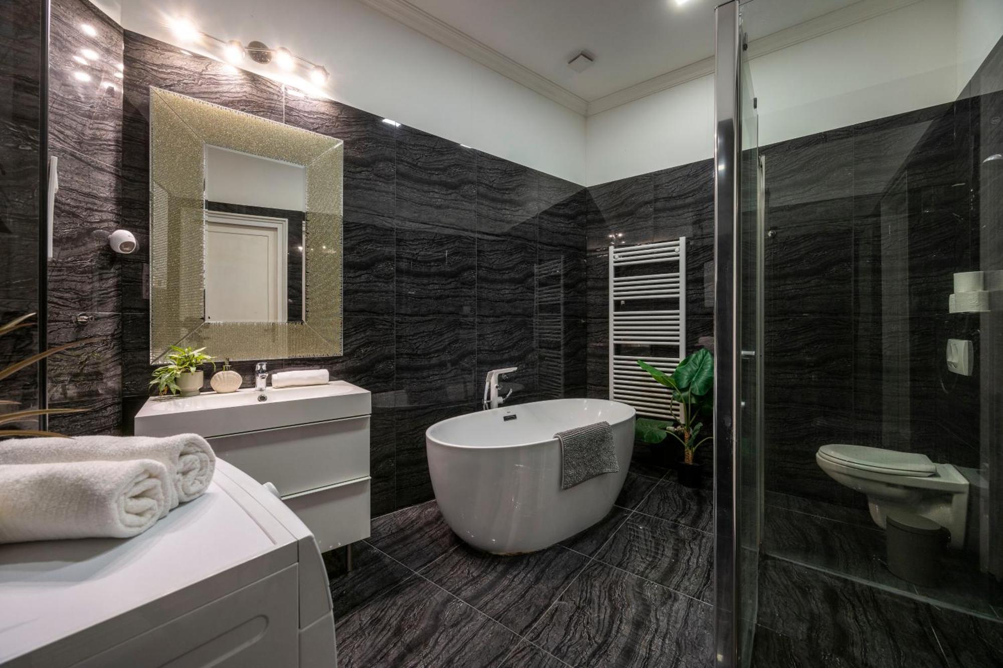 Luxy Central Spacious & Cozy Residence With Balcony Budapest Eksteriør billede